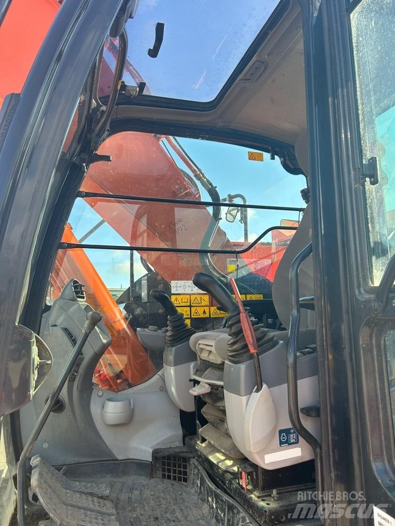 Hitachi ZX225 USLC-6 Telakaivukoneet