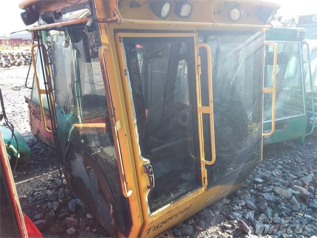 Tigercat 1075 Ohjaamo ja sisusta