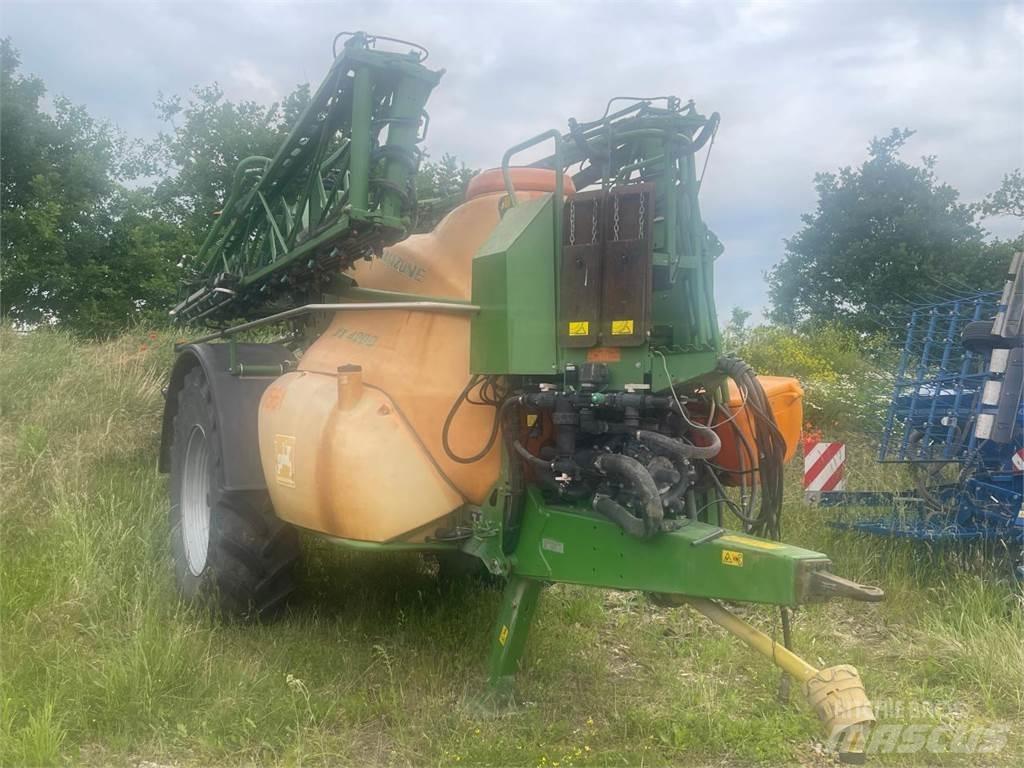 Amazone UX 4200 Hinattavat ruiskut