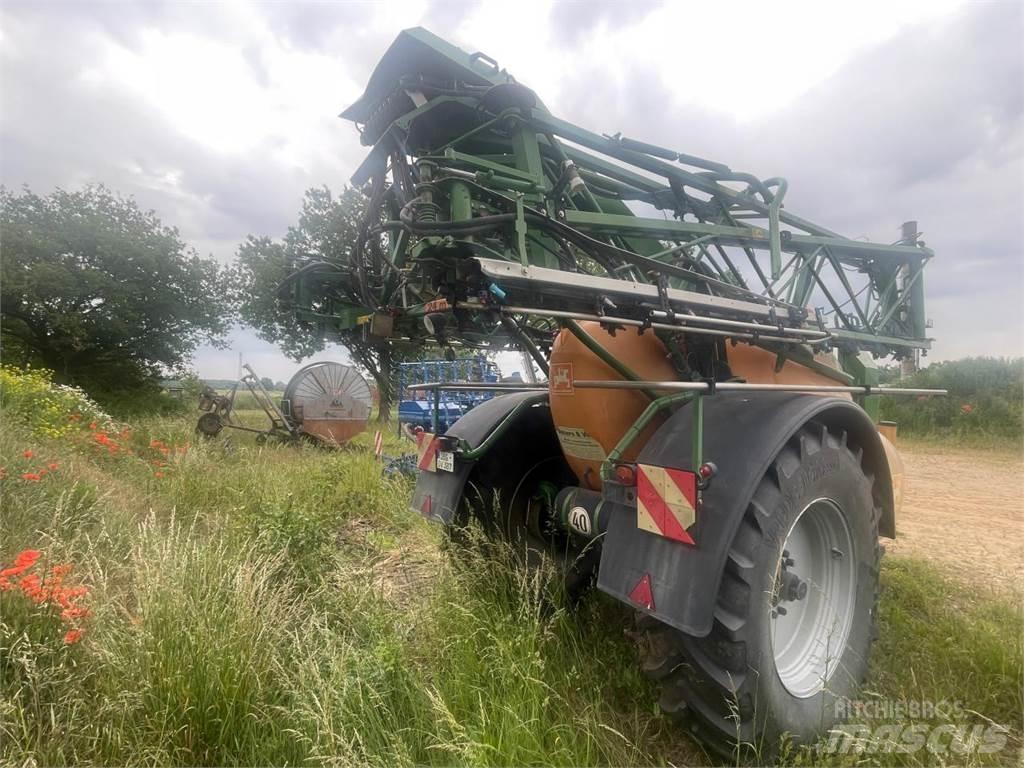 Amazone UX 4200 Hinattavat ruiskut
