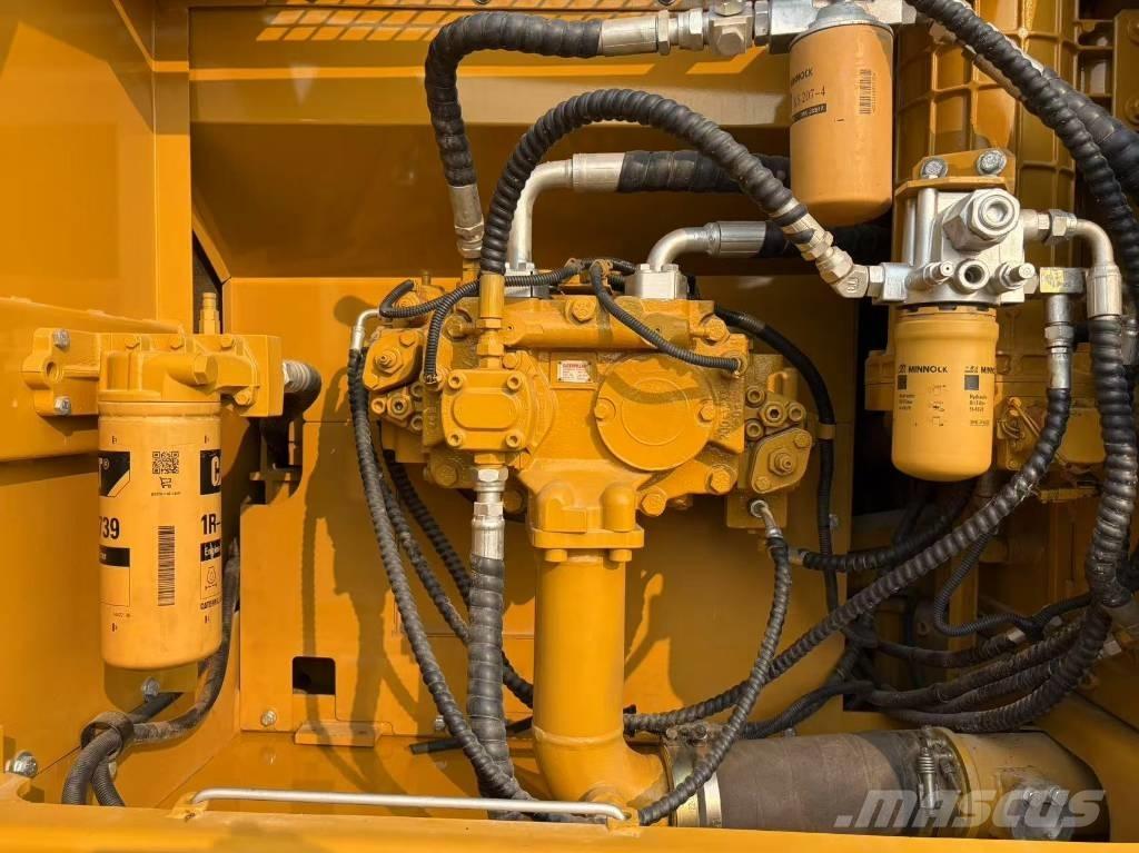 CAT 325 Telakaivukoneet