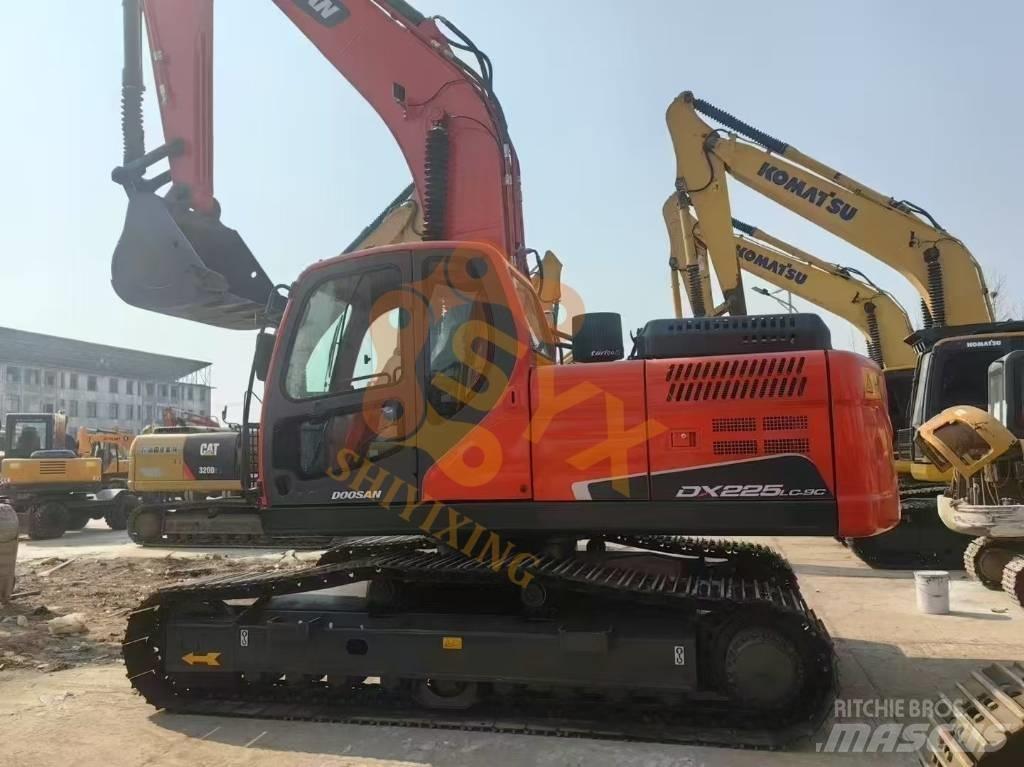 Doosan DX 225 LC Telakaivukoneet