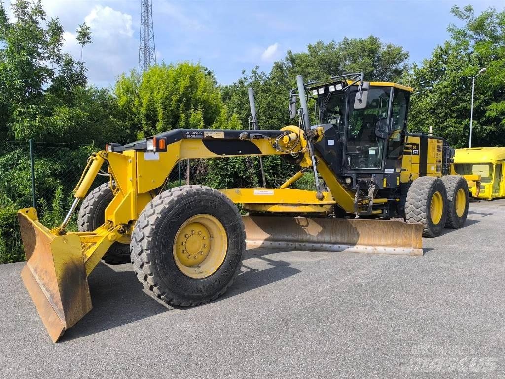 Komatsu GD 675-6 Tiehöylät