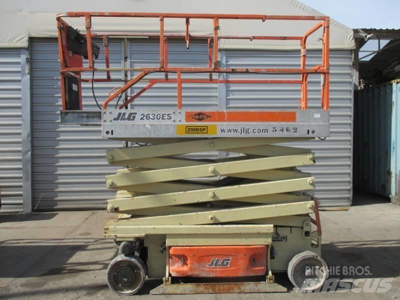 JLG 2630 ES Saksilavat