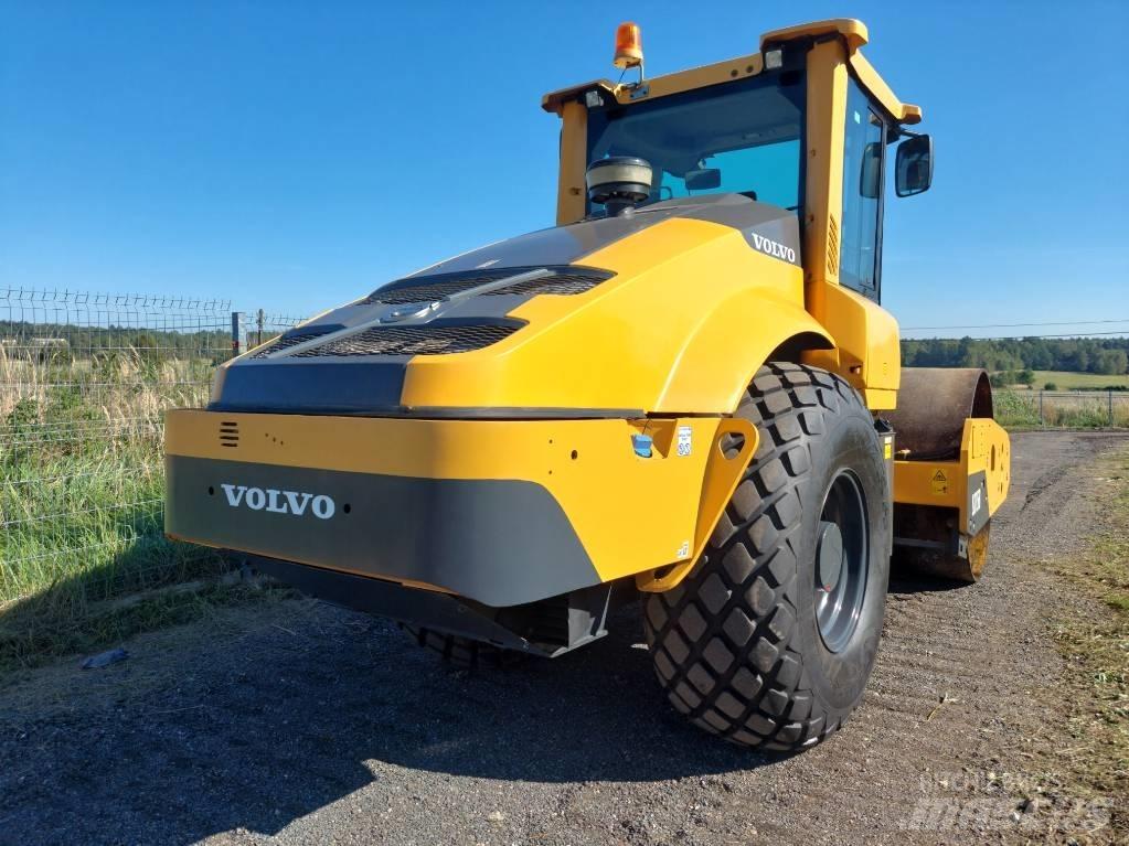 Volvo SD 115 B Yksivalssijyrät