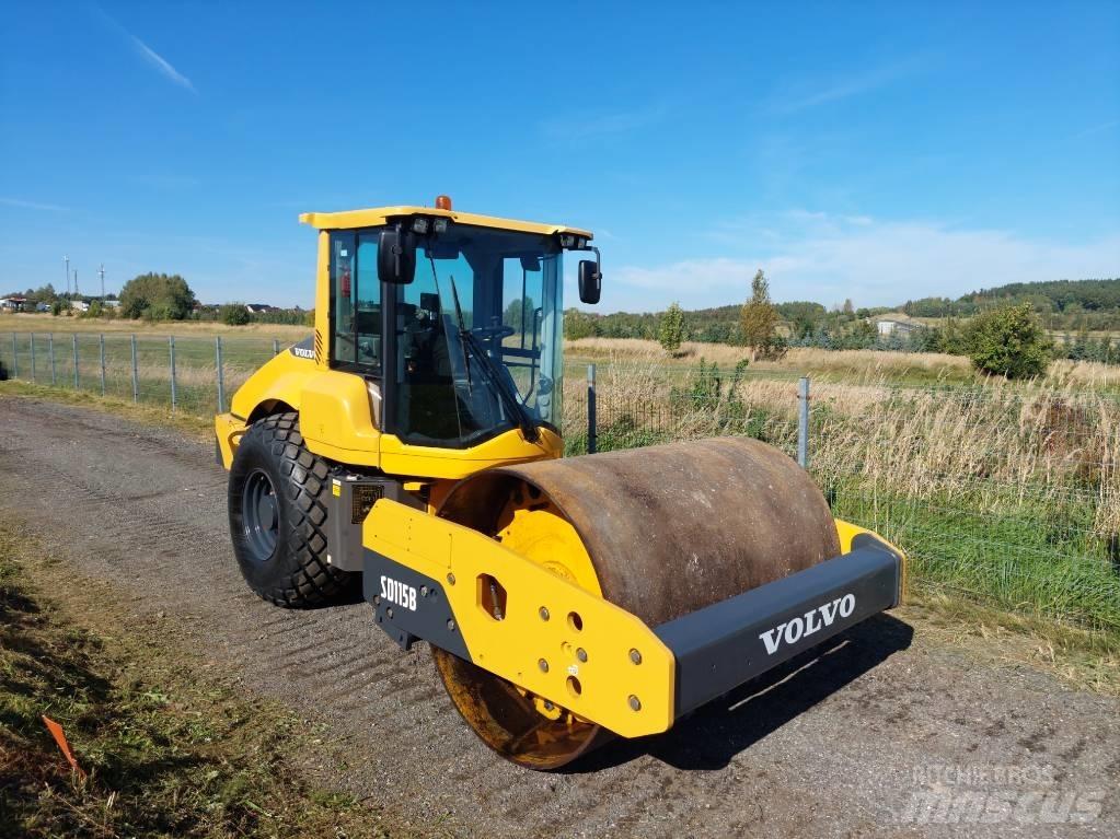 Volvo SD 115 B Yksivalssijyrät