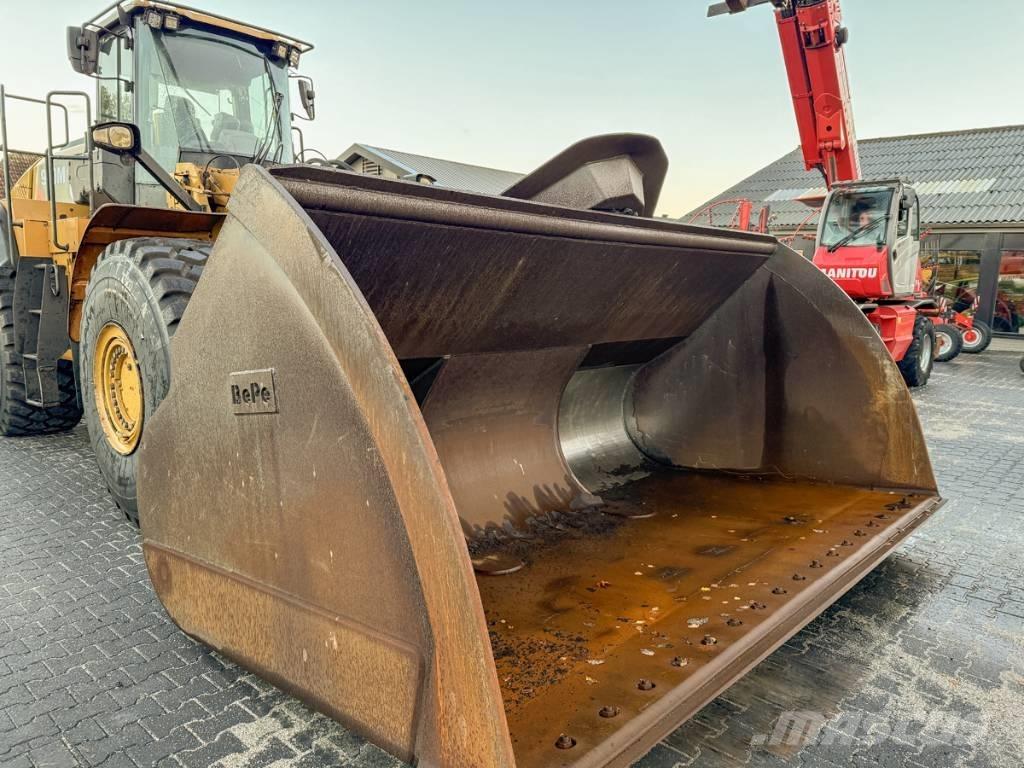 CAT 980M Pyöräkuormaajat