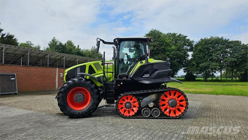 CLAAS Axion 930 TT Traktorit