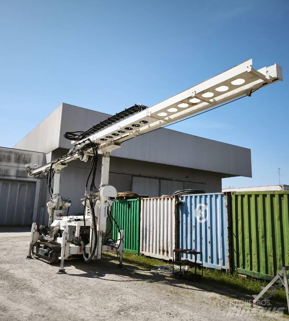 Soilmec SM 305 T Tunneli- ja maanalaiset kaivosporat