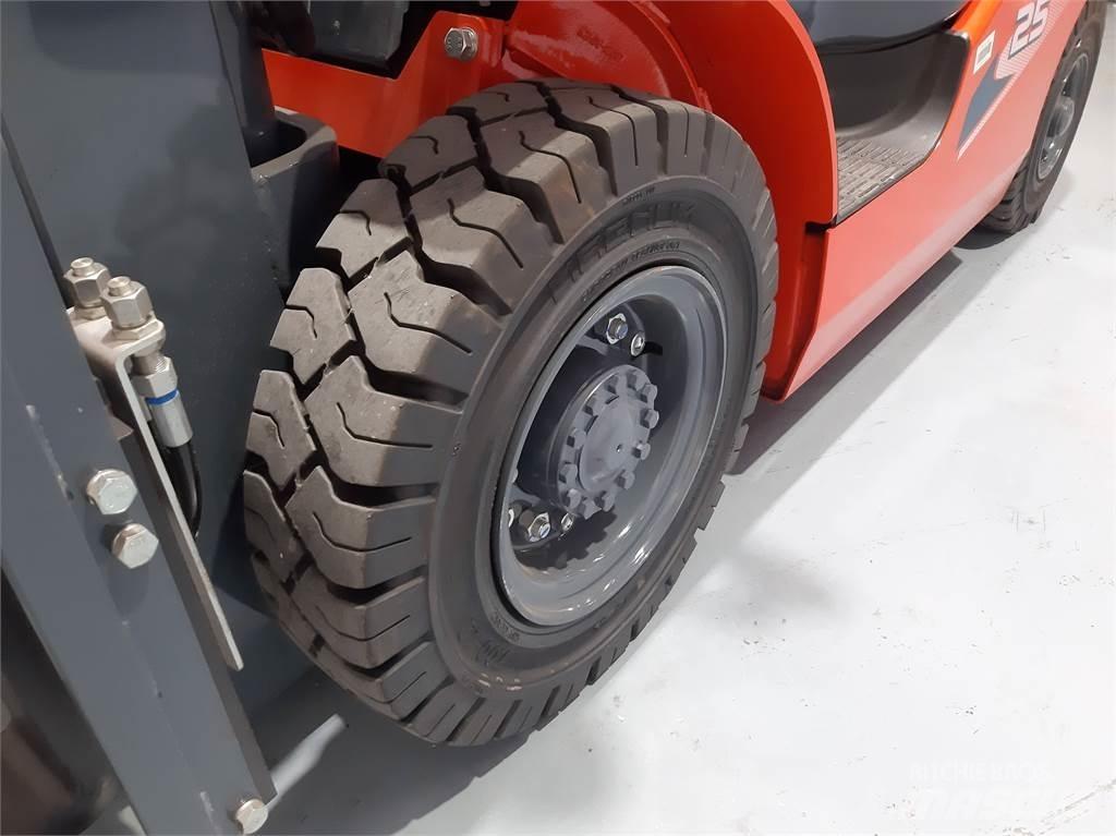 Heli CPCD25 XC26H Dieseltrukit