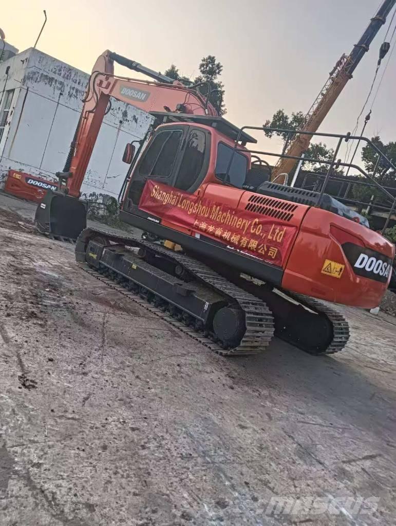 Doosan DX225LC-9C Telakaivukoneet