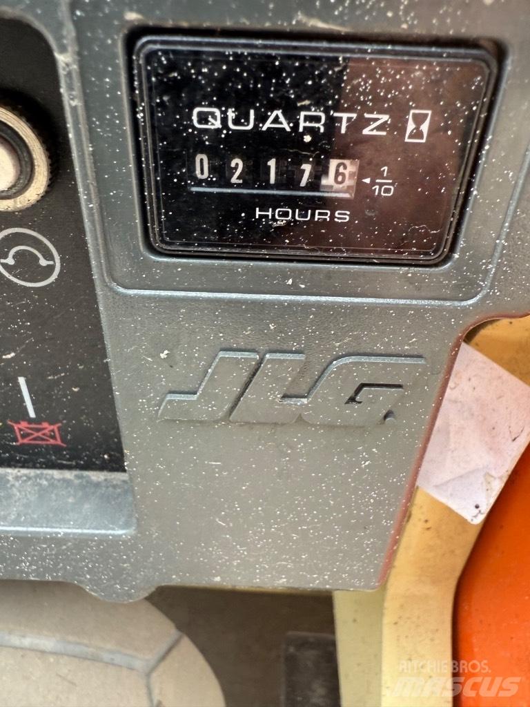 JLG 1930 ES Saksilavat