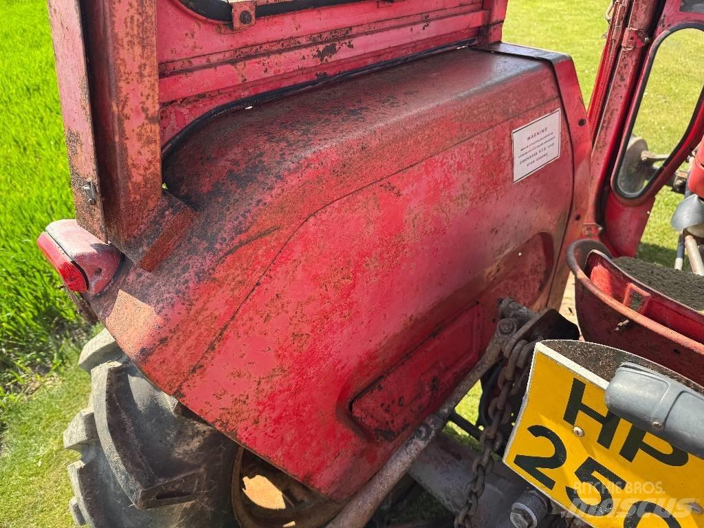 Massey Ferguson 135 Traktorit