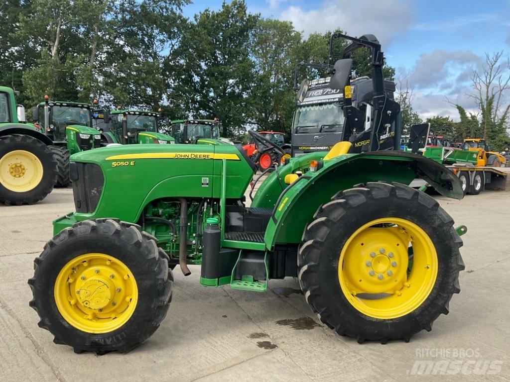 John Deere 5050E Traktorit