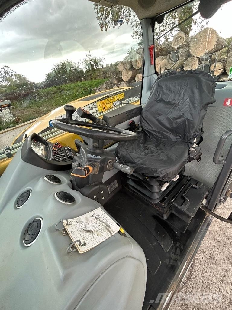 New Holland Th6.36 Maatalouskurottajat