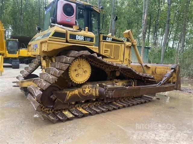 CAT D 6 R Telaketjupuskutraktorit