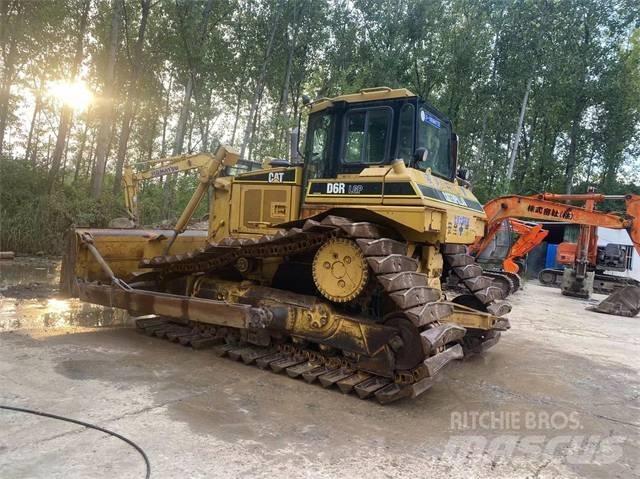 CAT D 6 R Telaketjupuskutraktorit