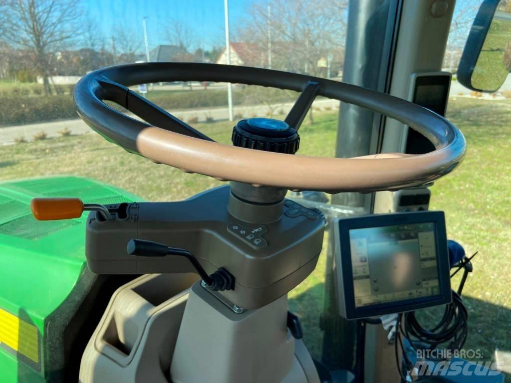 John Deere 7230 R Traktorit