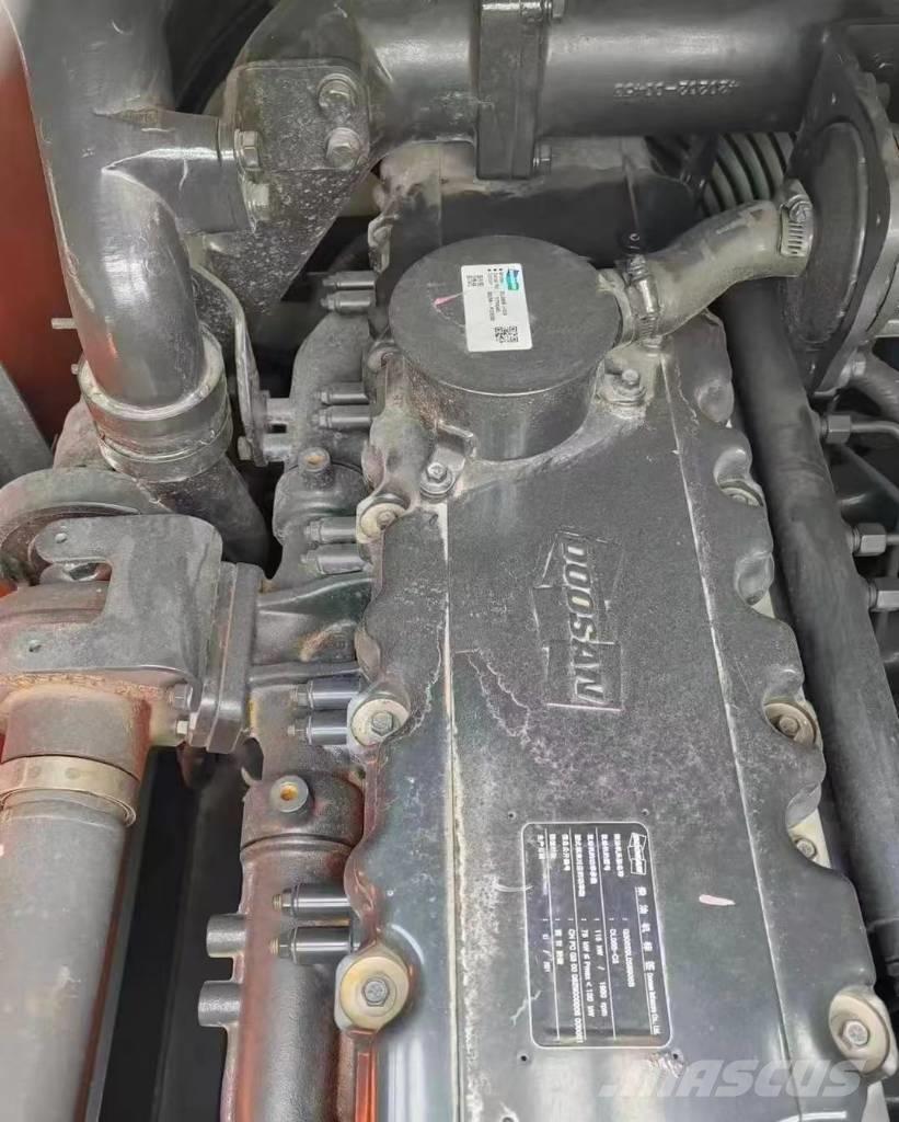 Doosan DX 220 Telakaivukoneet