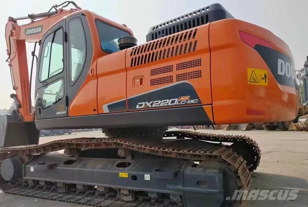 Doosan DX 220 Telakaivukoneet