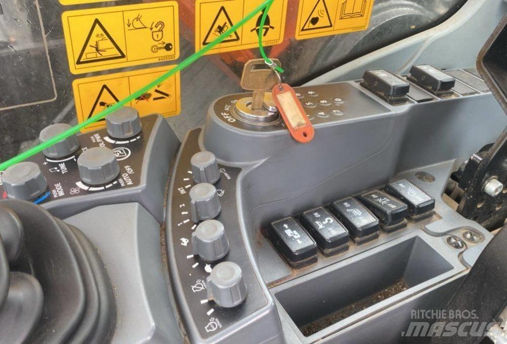 Hitachi ZX 300 LC-7 Telakaivukoneet