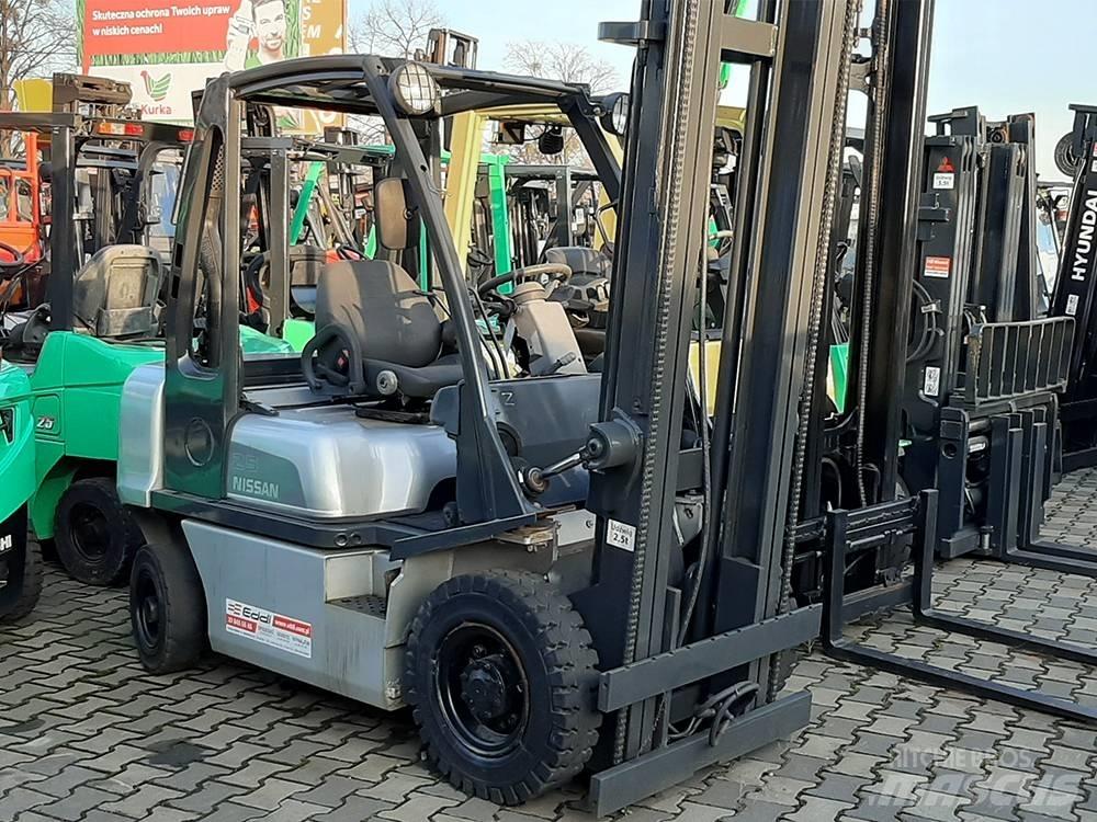 Nissan Y1D2A25Q Dieseltrukit