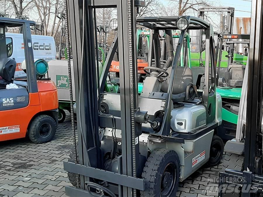 Nissan Y1D2A25Q Dieseltrukit