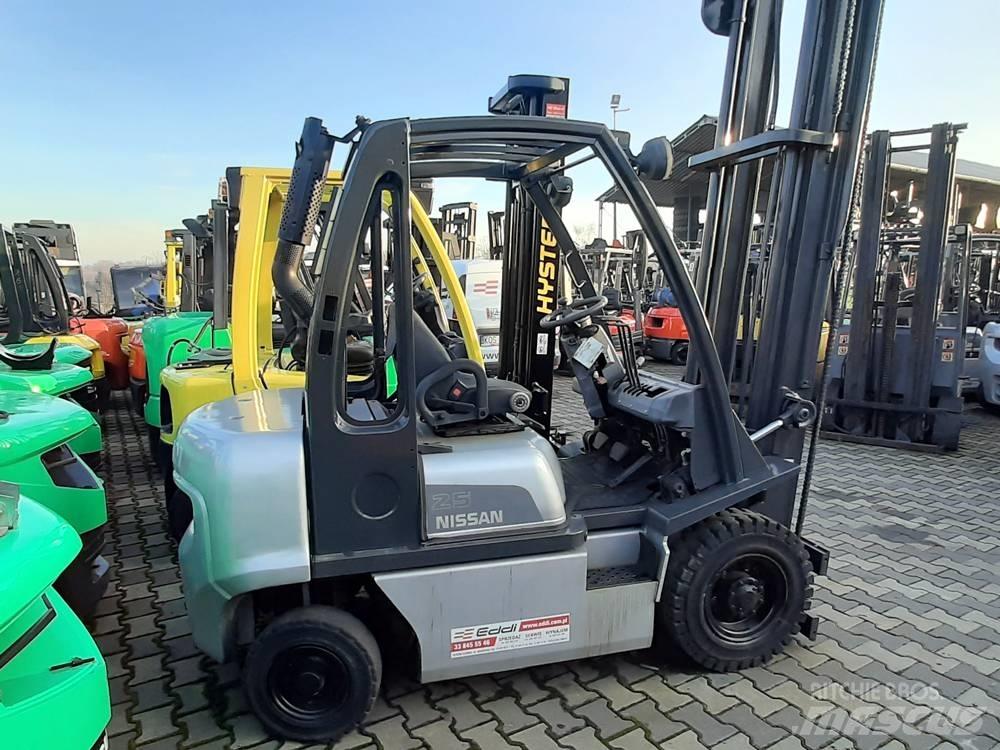 Nissan Y1D2A25Q Dieseltrukit