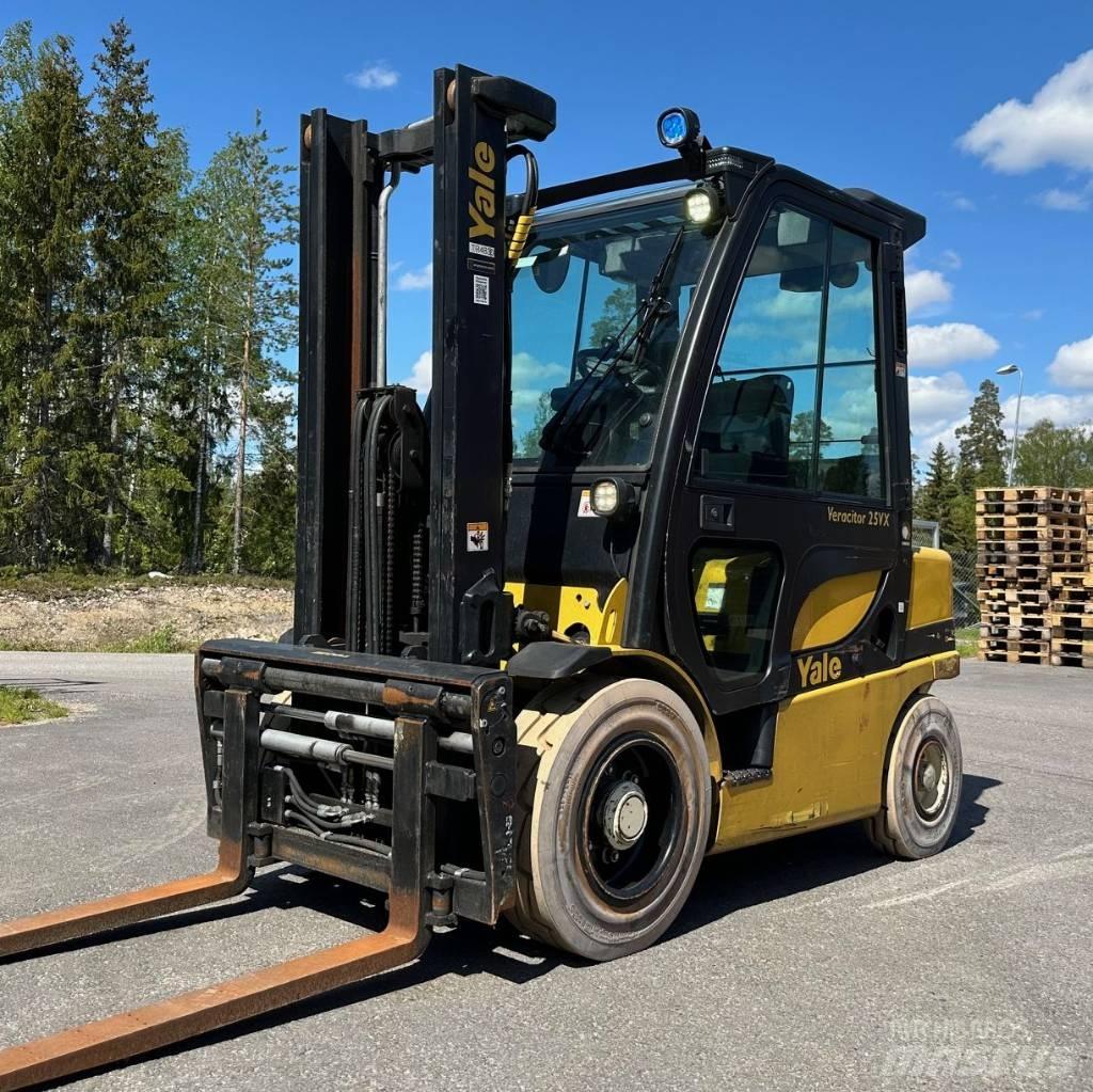 Yale GDP 25 VX Dieseltrukit