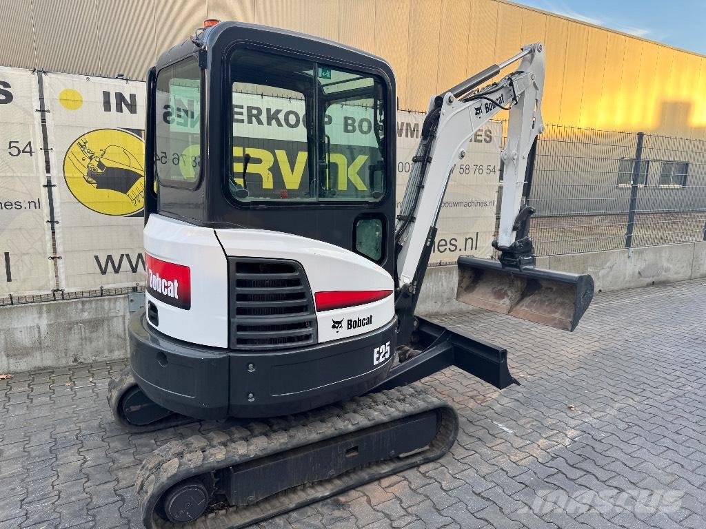Bobcat E25 Minikaivukoneet < 7t
