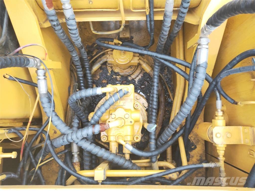 CAT 320B Telakaivukoneet