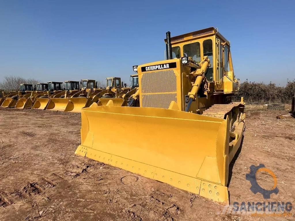CAT D8K Telaketjupuskutraktorit