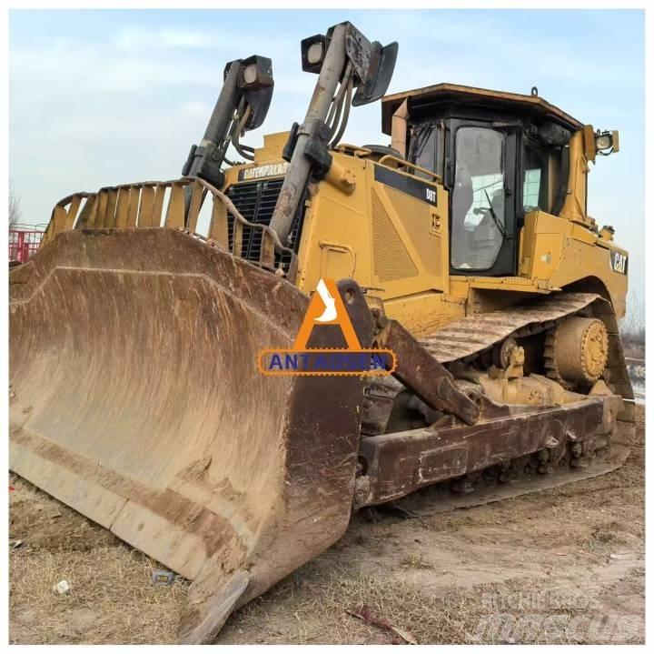 CAT D8T bulldozers Telaketjupuskutraktorit