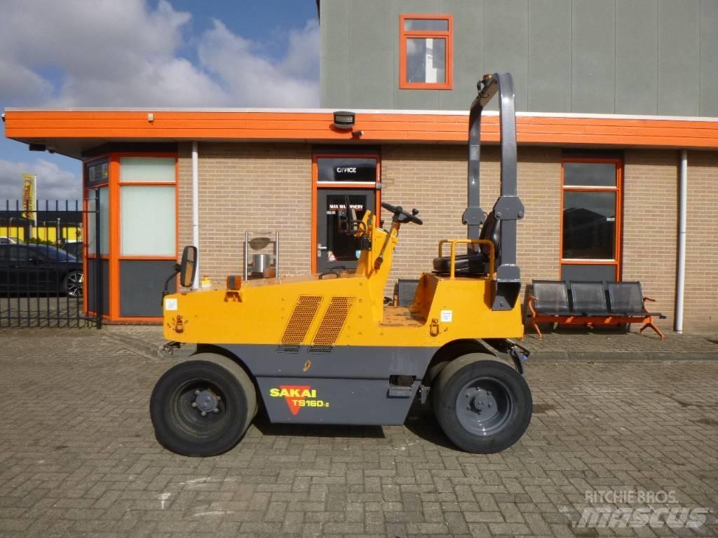Sakai TS160-2 Kumipyöräjyrät