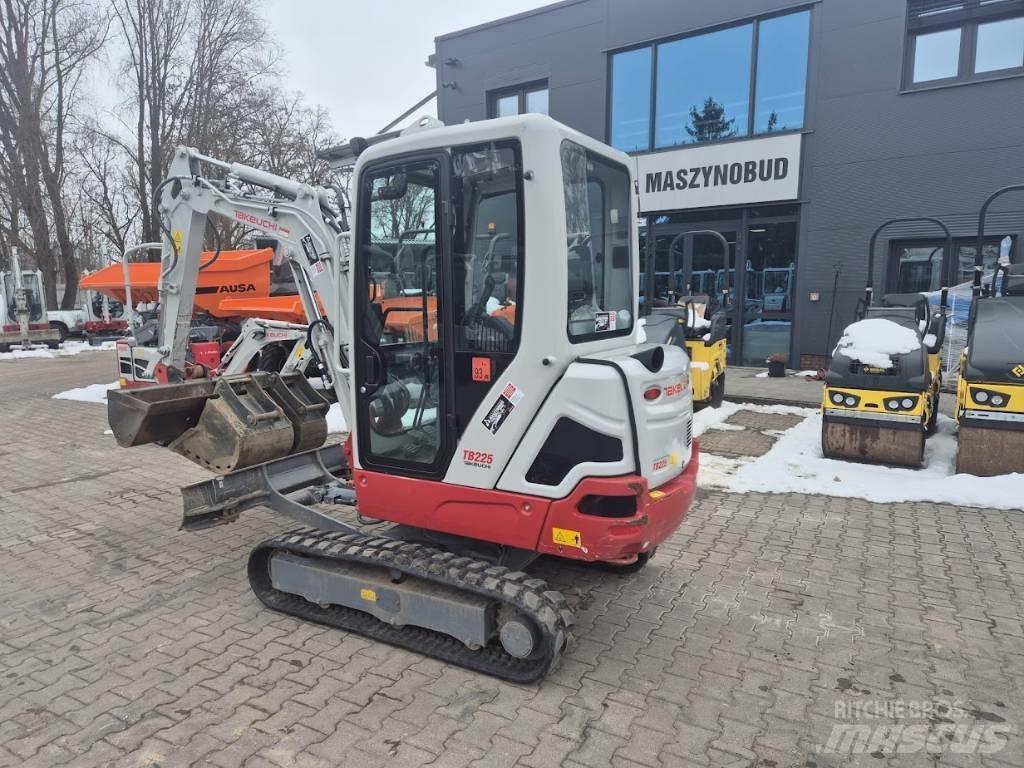 Takeuchi TB 225 Minikaivukoneet < 7t