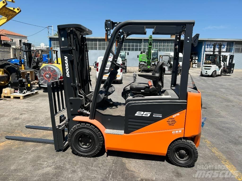 Doosan B 25 NS Sähkötrukit