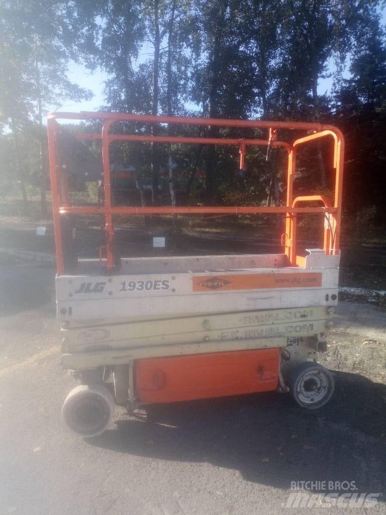 JLG 1930 ES Saksilavat