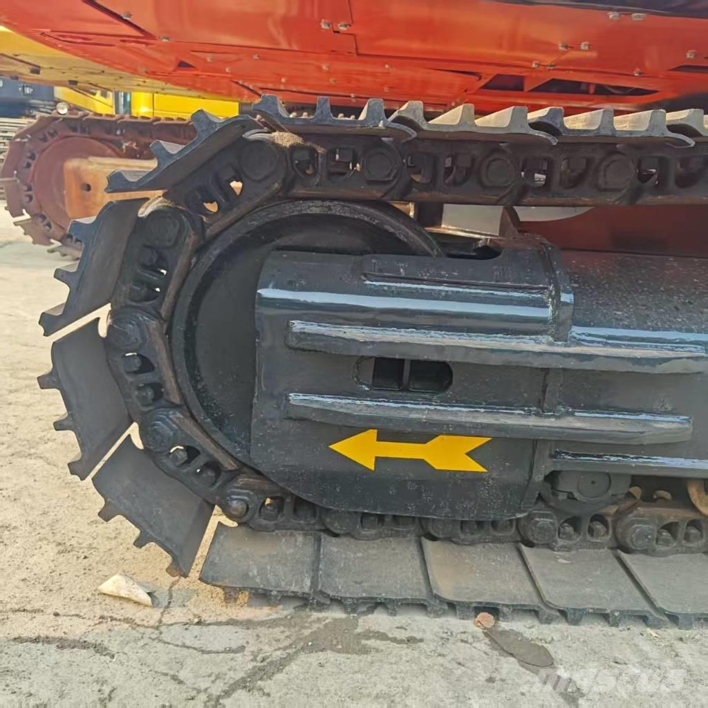 Doosan DX 300 LC Telakaivukoneet