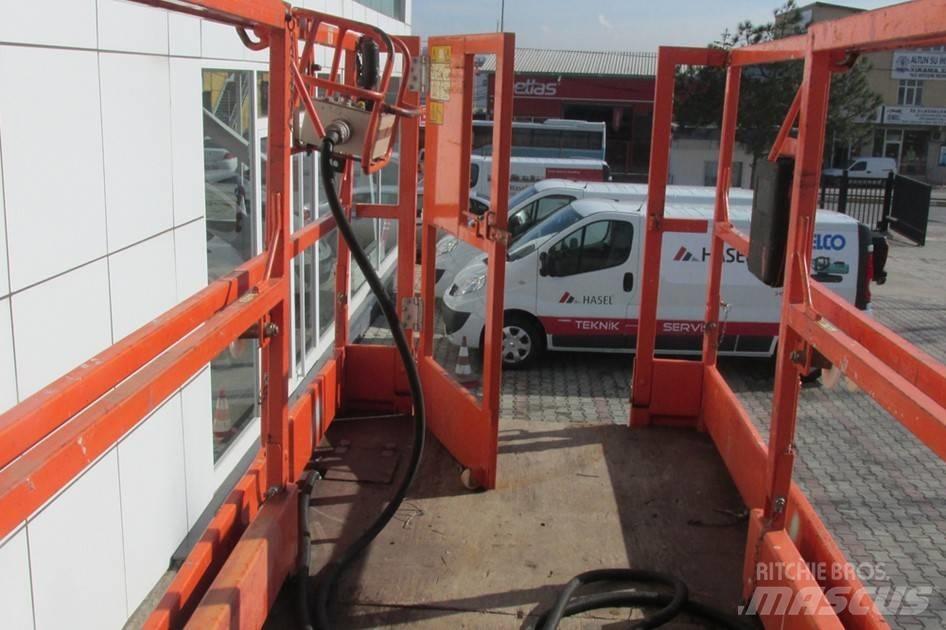 JLG 180-12 Saksilavat