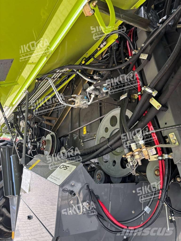 CLAAS Tucano 320 Leikkuupuimurit