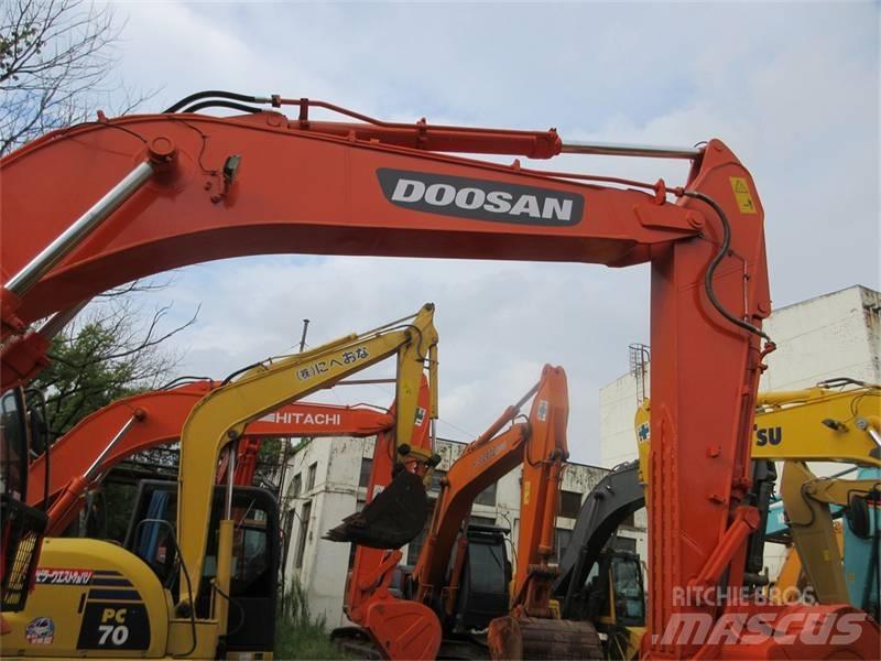 Doosan DX 300 LC Telakaivukoneet