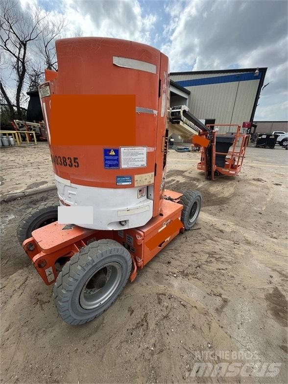 JLG E 300 AJP Saksilavat