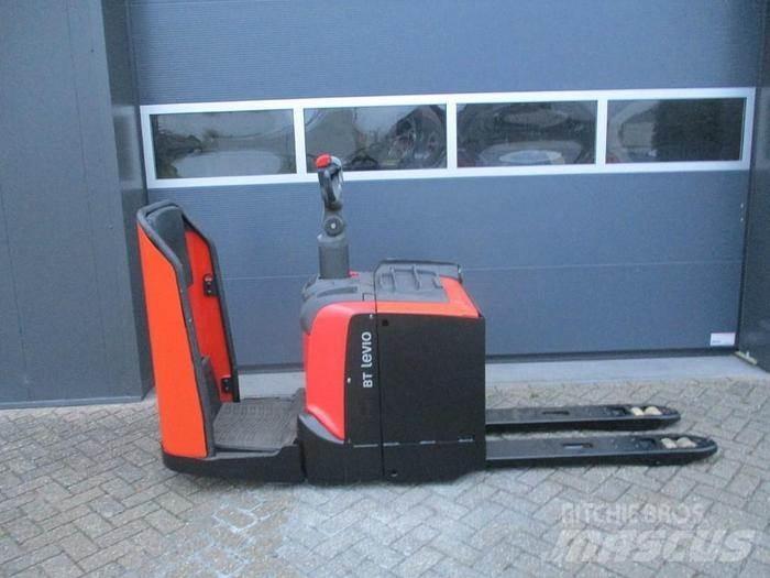 Toyota LPE 250 Lavansiirtotrukit ajotasolla
