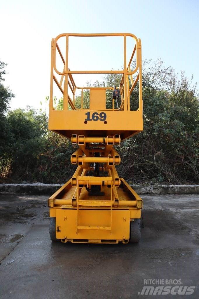 Haulotte Compact 10 Saksilavat