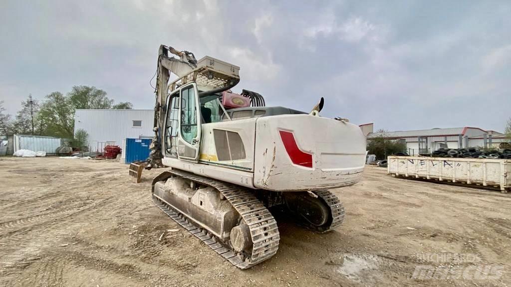 Liebherr R 924 Telakaivukoneet