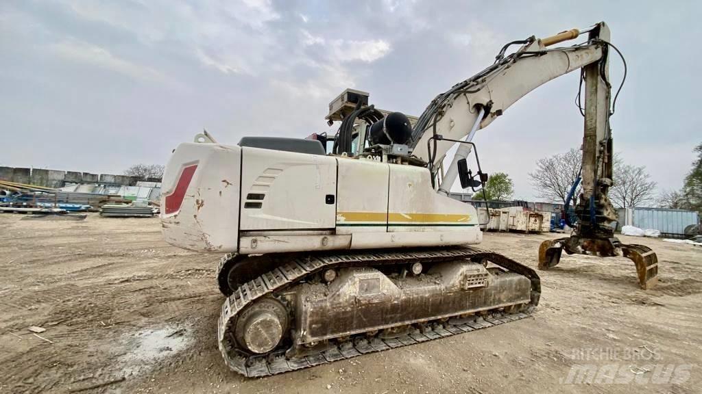 Liebherr R 924 Telakaivukoneet