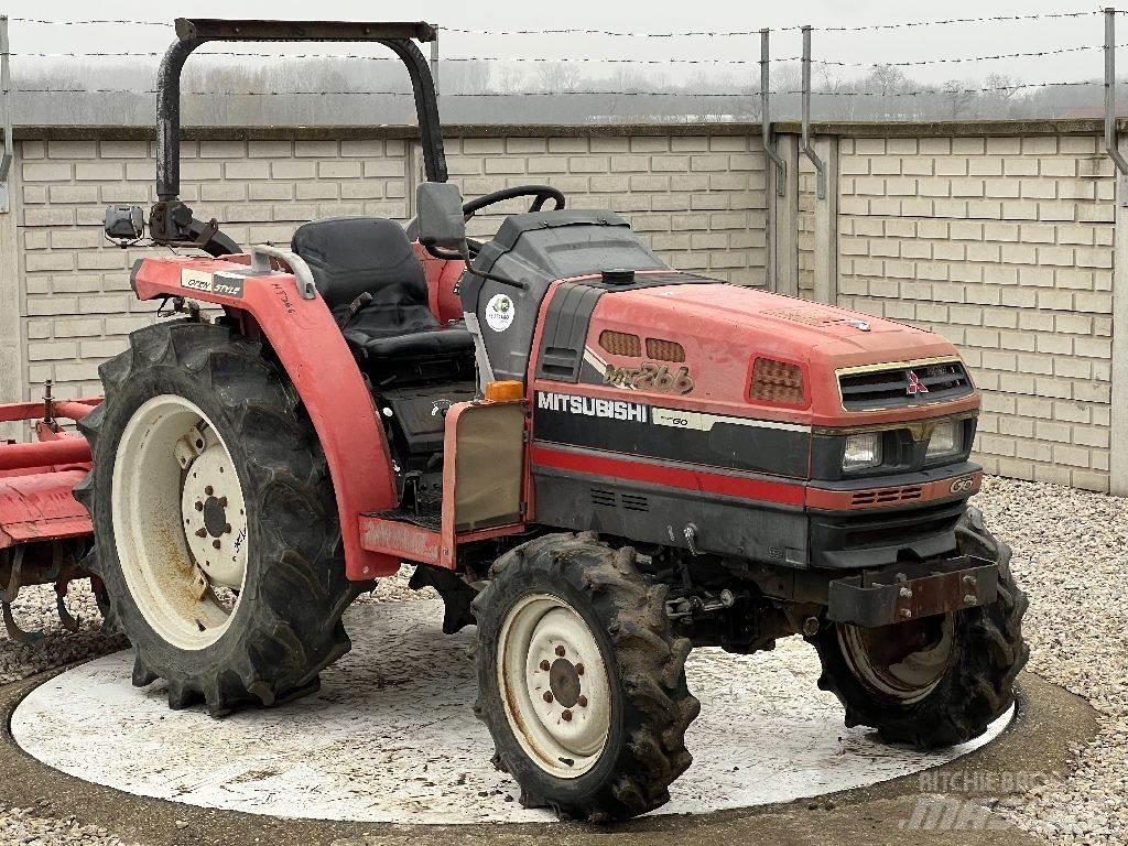 Mitsubishi MT266 Traktorit