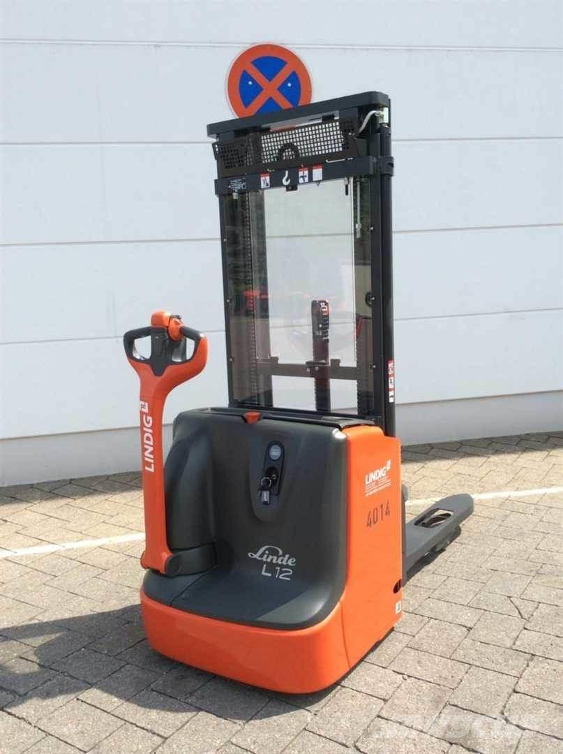 Linde L12I Ajettavat pinoamisvaunut