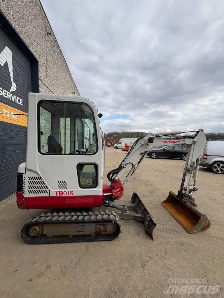 Takeuchi TB016 Minikaivukoneet < 7t