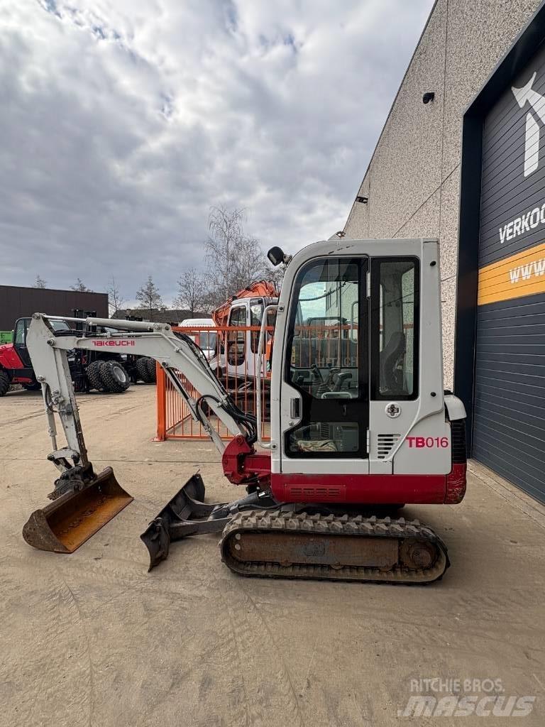 Takeuchi TB016 Minikaivukoneet < 7t